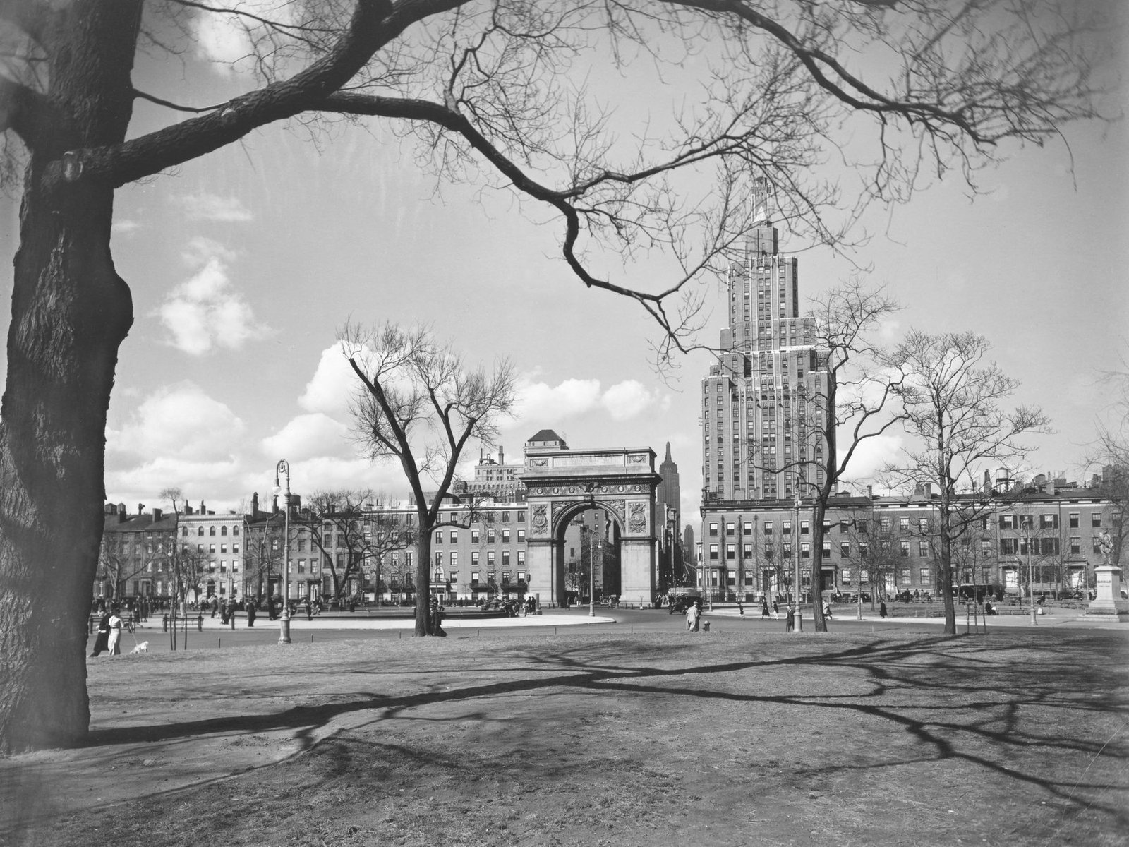 The Washington Square Arch in winter